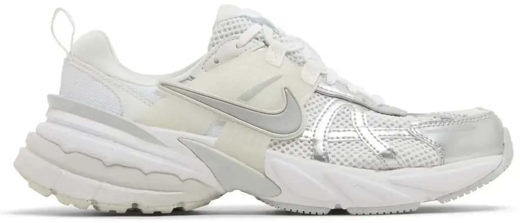 NIKE WOMENS V2K RUNNING TRAINERS  White /Mtlc Silver/Pure Platinum — (fd0736-104)