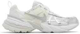 NIKE WOMENS V2K RUNNING TRAINERS  White /Mtlc Silver/Pure Platinum — (fd0736-104)