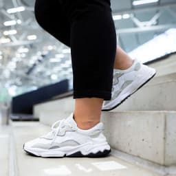 ADIDAS ORIGINALS OZWEEGO TRAINERS - FTWR WHITE/FTWR WHITE/CORE BLACK