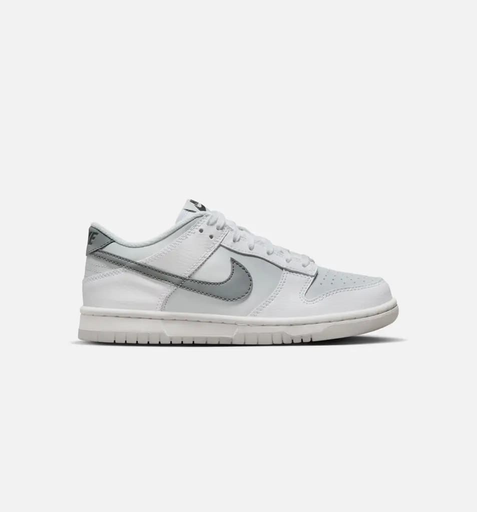 NIKE JNR DUNK LOW - WHITE/PURE PLATINUM/FOOTBALL GREY/SMOKE GREY