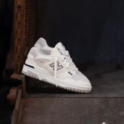NEW BALANCE 550 - LINEN/MOONROCK