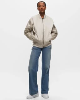 NIKE W ESS NIKE VARSITY BOMBER JKT - LT OREWOOD BRN/LT OREWOOD BRN/SAIL — (dv7876-104)
