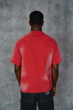 COURTSIDE MACKEY RELAXED TEE - RED WASH — (csc00027)