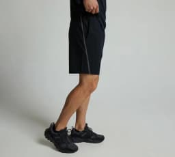 OAKLEY TRAINING SHORT - BLACKOUT — (foa407524-02e)