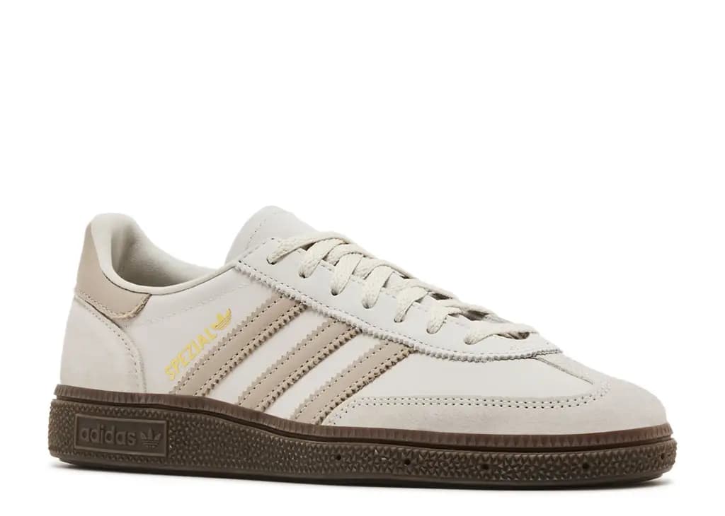 ADIDAS ORIGINALS HANDBALL SPEZIAL TRAINERS - ALUMINIUM/WONDER BEIGE/GUM