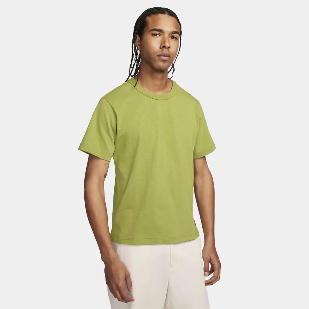 NIKE M NL SS KNIT TOP - PEAR/PACIFIC MOSS