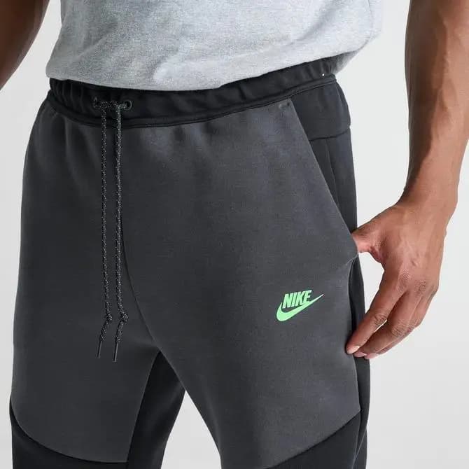 NIKE TECH FLC JOGGER - BLACK/ANTHRACITE/GREEN STRIKE
