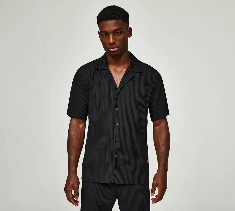 BELIER PLEATED SS SHIRT - BLACK — (bm-073-black)