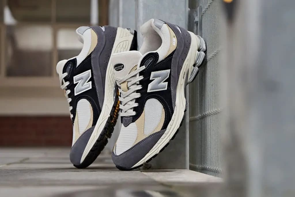 NEW BALANCE 2002 - MAGNET/WHITE