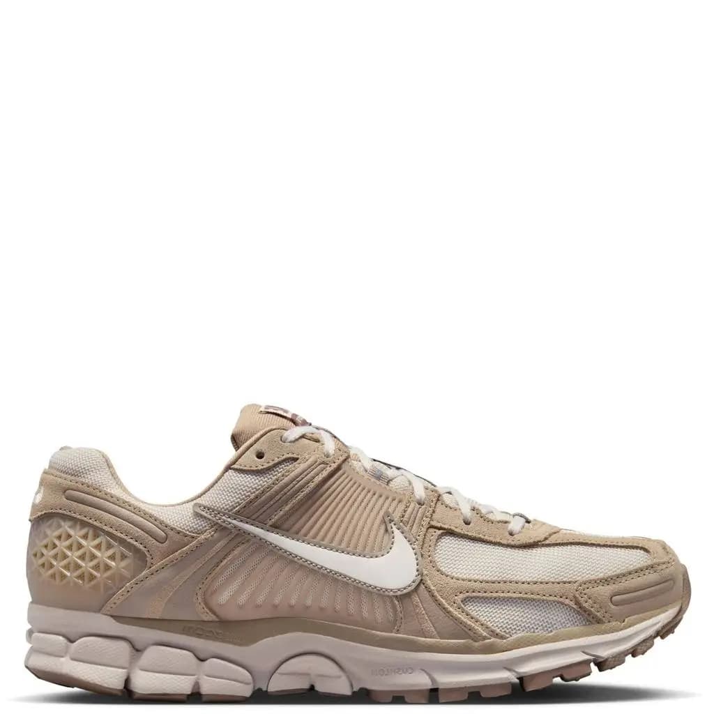 NIKE ZOOM VOMERO 5 PK TRAINERS - KHAKI/PHANTOM/LIGHT OREWOOD BROWN/SESAME GUM/DARK BROWN