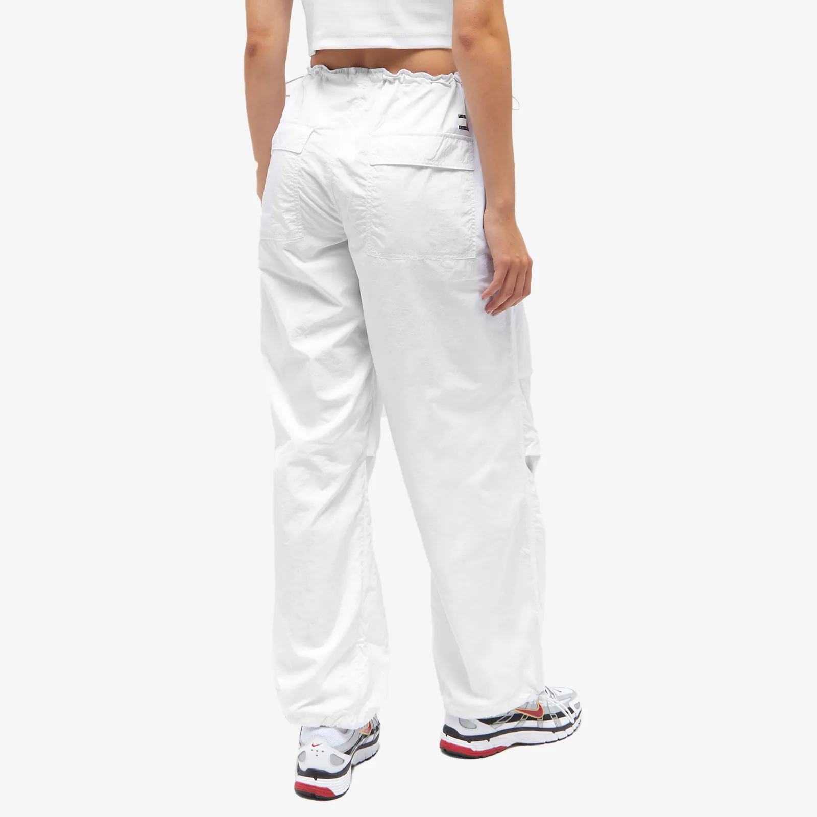 TOMMY JEANS W WOVEN BUNGIES PARACHUTE PANT - WHITE
