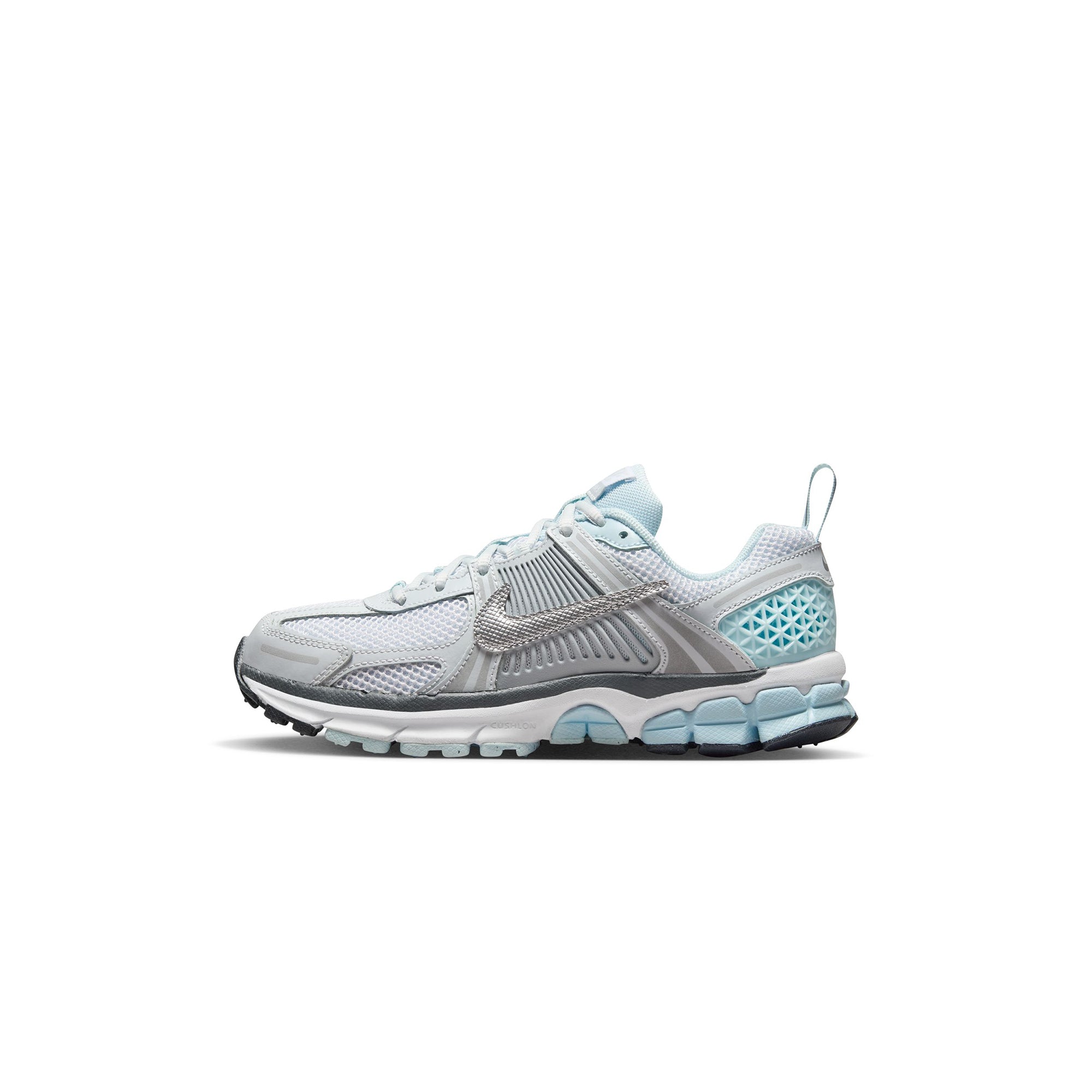 NIKE JNR VOMERO - PURE PLATINUM/METALLIC SILVER/GLACIER BLUE