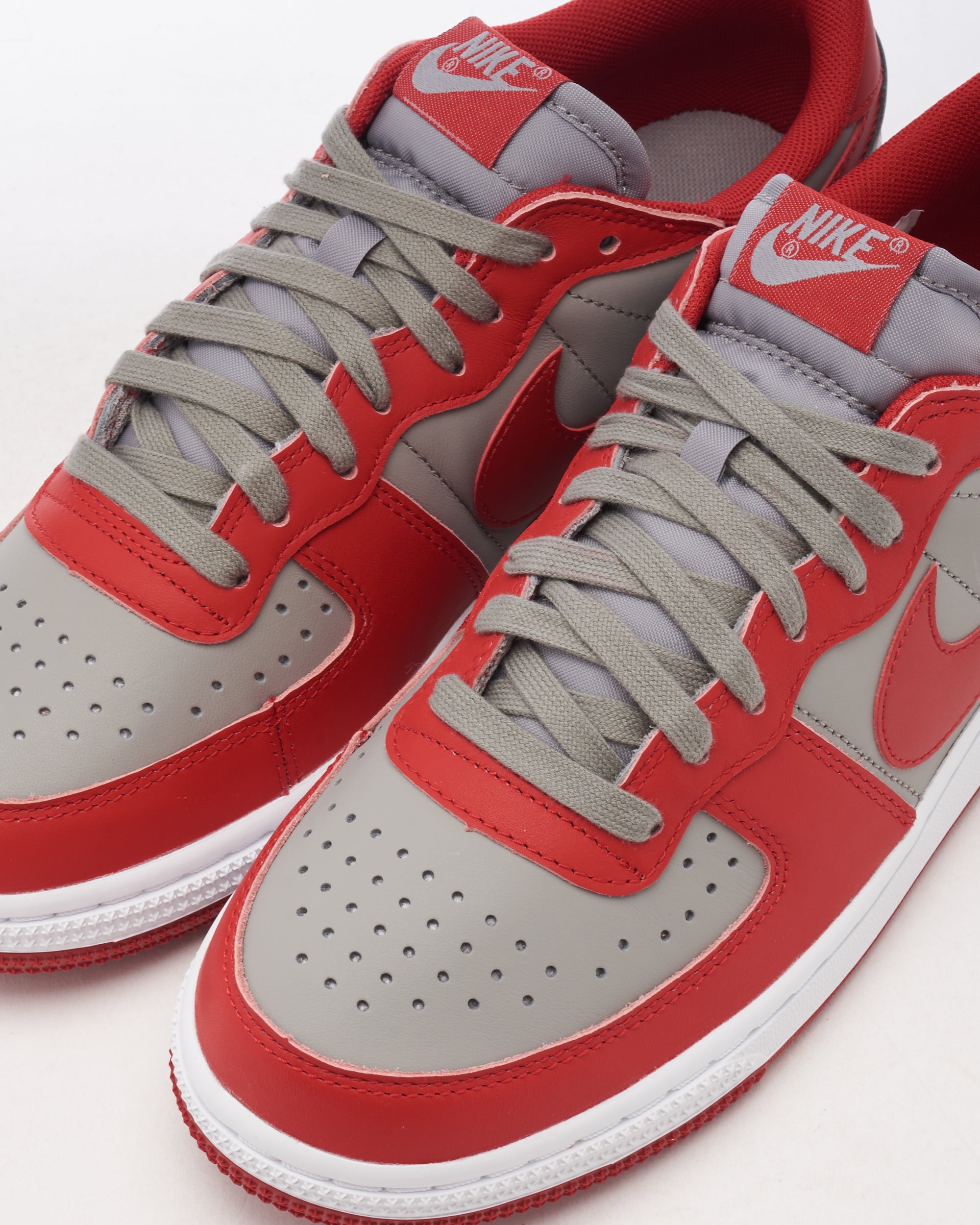 NIKE TERMINATOR LOW TL TRAINERS - MED GREY/VARSITY RED/WHITE