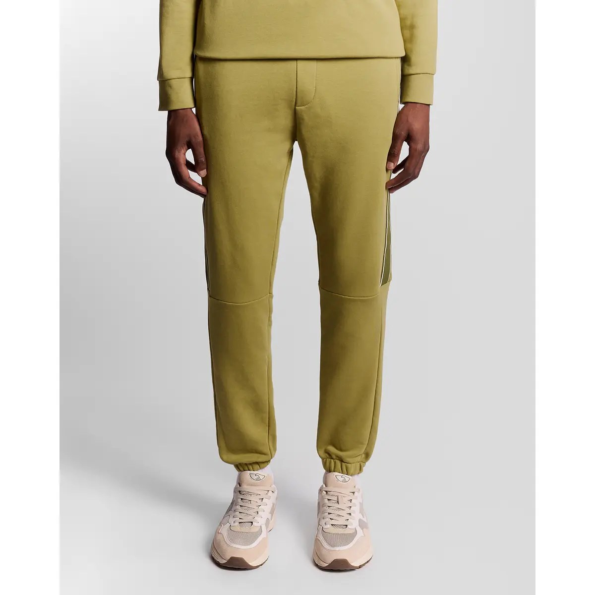 LYLE & SCOTT TAPE TRACKIES - RELAY GREEN