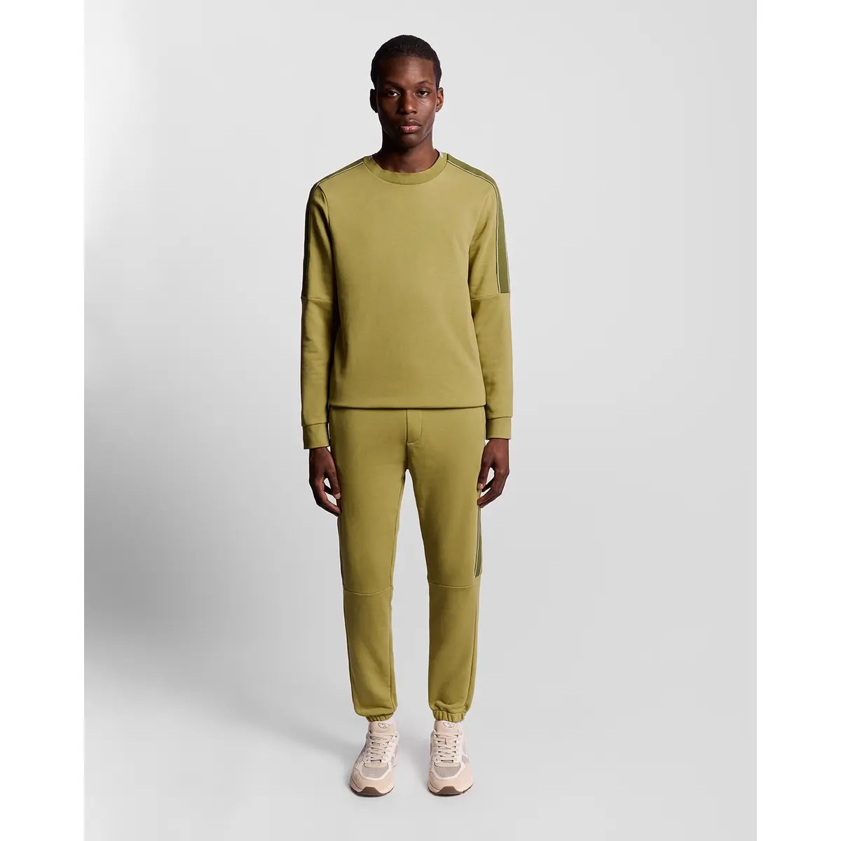 LYLE & SCOTT TAPE TRACKIES - RELAY GREEN