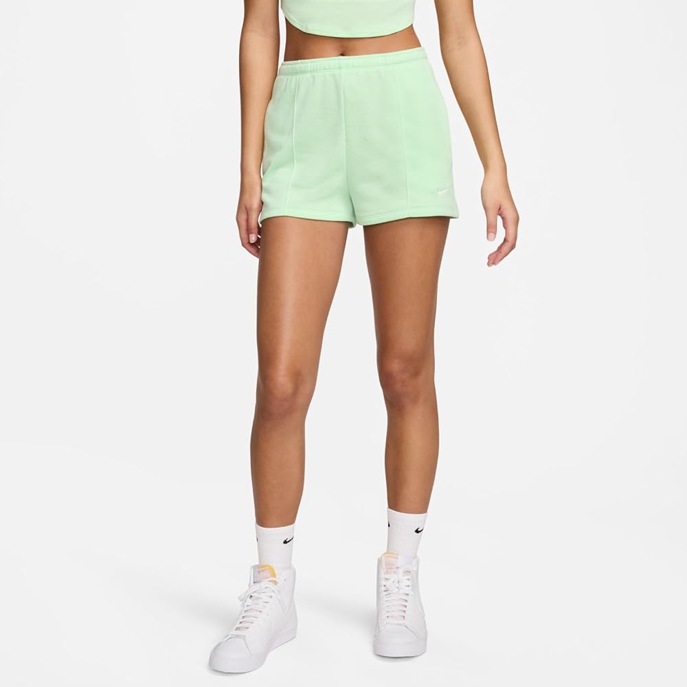 NIKE W NSW CHLL FT HR 2IN SHORT - VAPOR GREEN