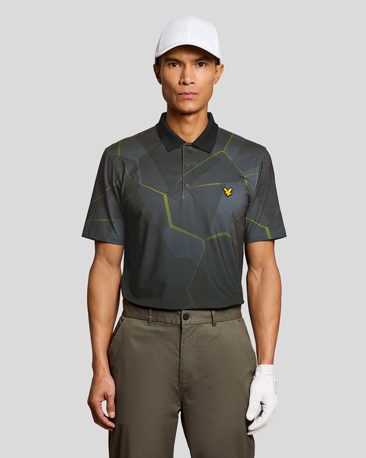 LYLE & SCOTT GOLF GEOMETRIC PRINT POLO - JET BLACK