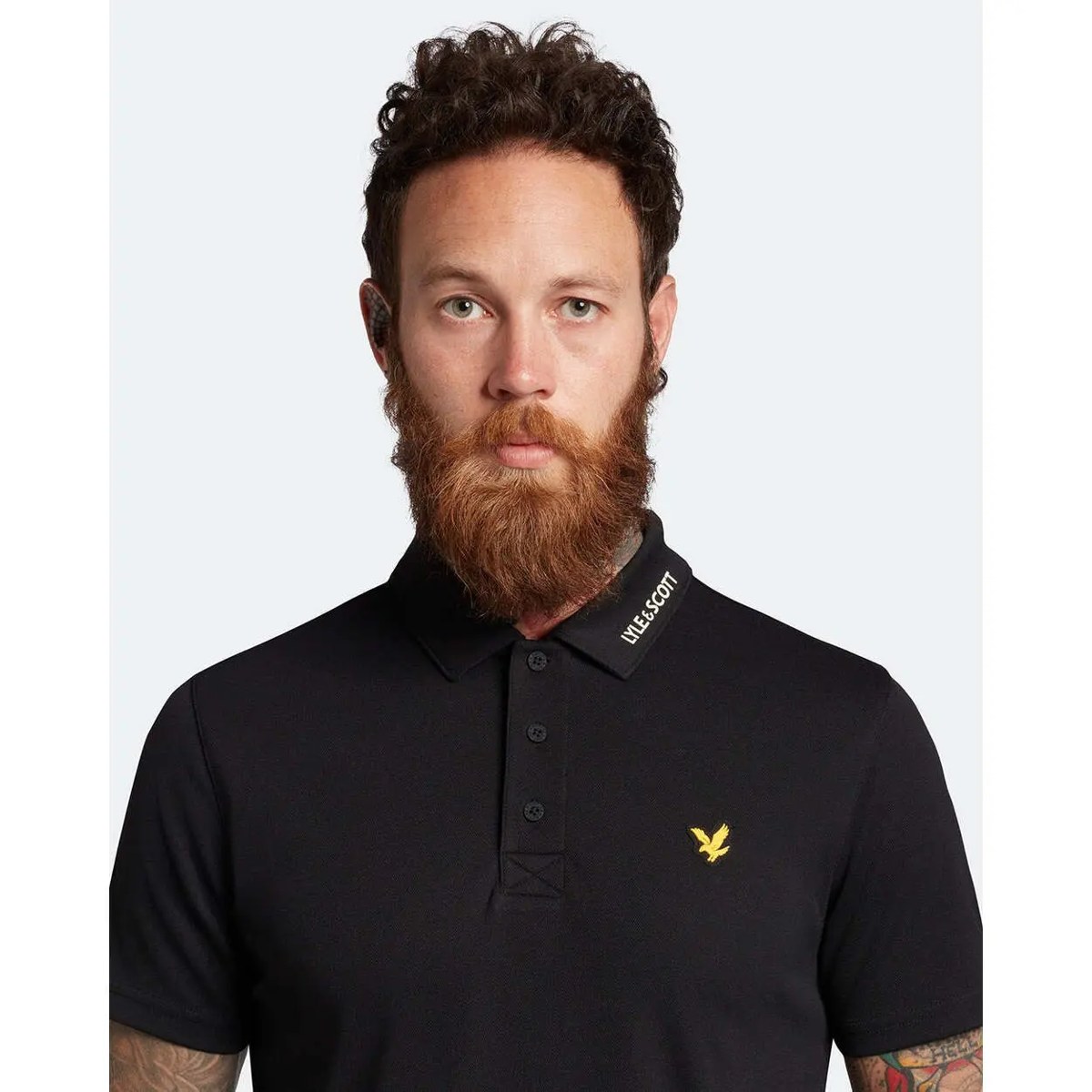 LYLE & SCOTT TECH COLLAR LOGO POLO SHIRT - JET BLACK