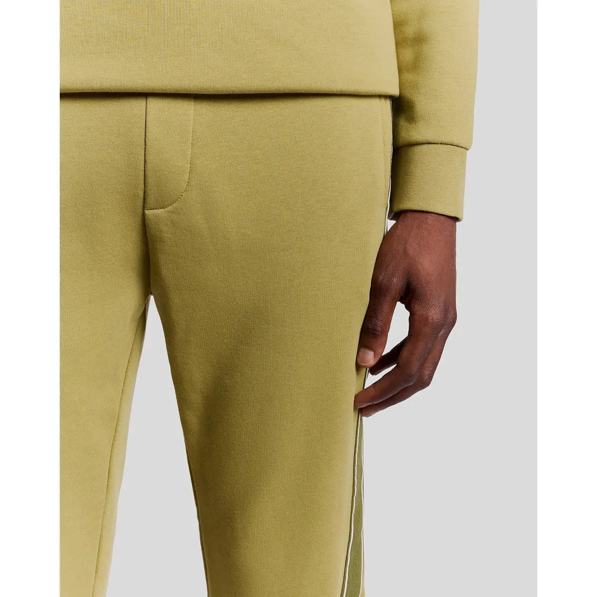 LYLE & SCOTT TAPE TRACKIES - RELAY GREEN