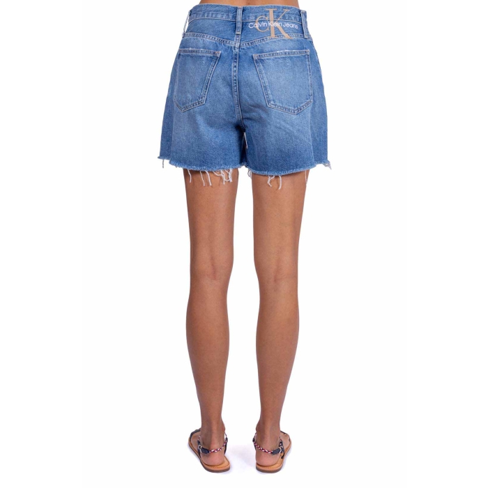 CALVIN KLEIN JEANS W MOM SHORT - DENIM MEDIUM
