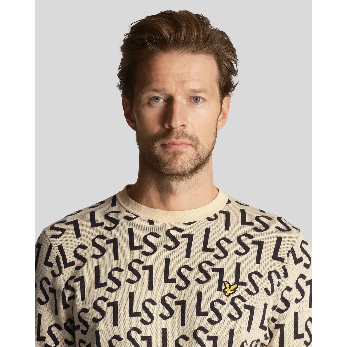 LYLE & SCOTT MONOGRAM KNITTED CREW NECK - SAND DUNE