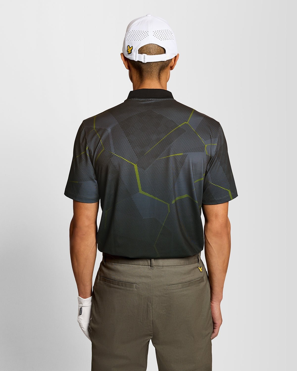 LYLE & SCOTT GOLF GEOMETRIC PRINT POLO - JET BLACK