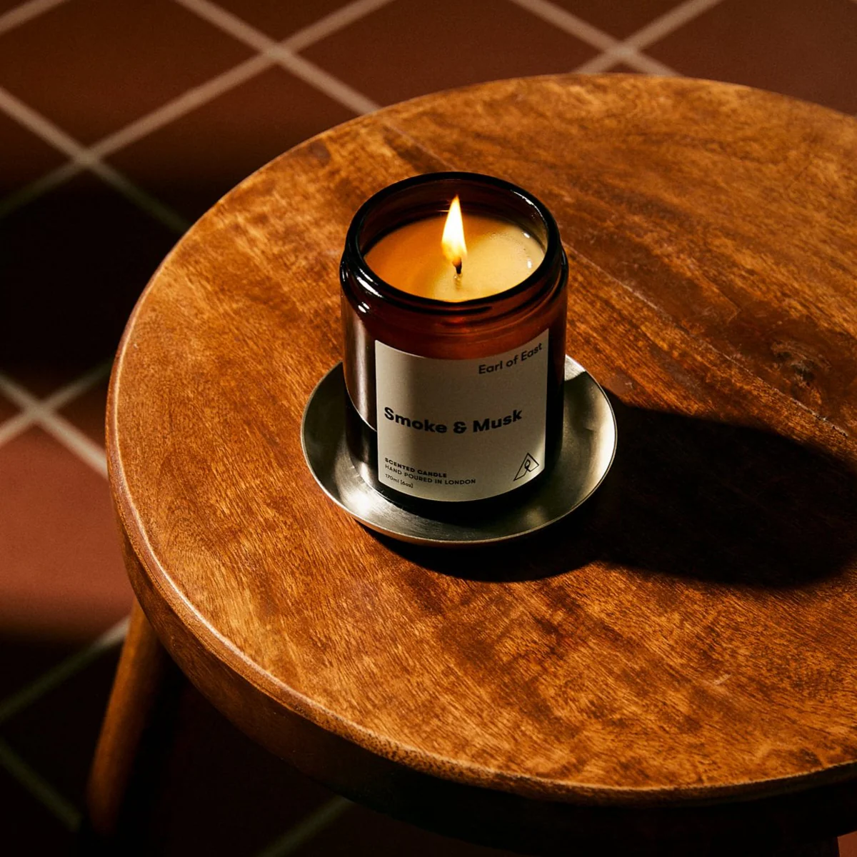 EARL OF EAST SMOKE AND MUSK SOY WAX CANDLE 170ML - BROWN