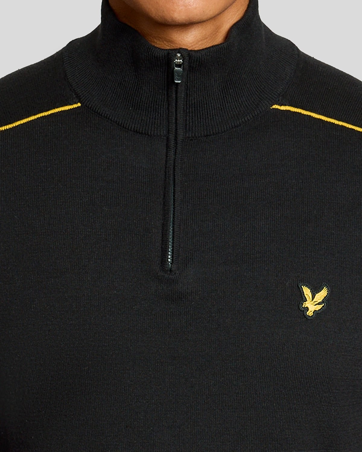 LYLE & SCOTT GOLF TIPPED QUARTER ZIP JUMPER - JET BLACK