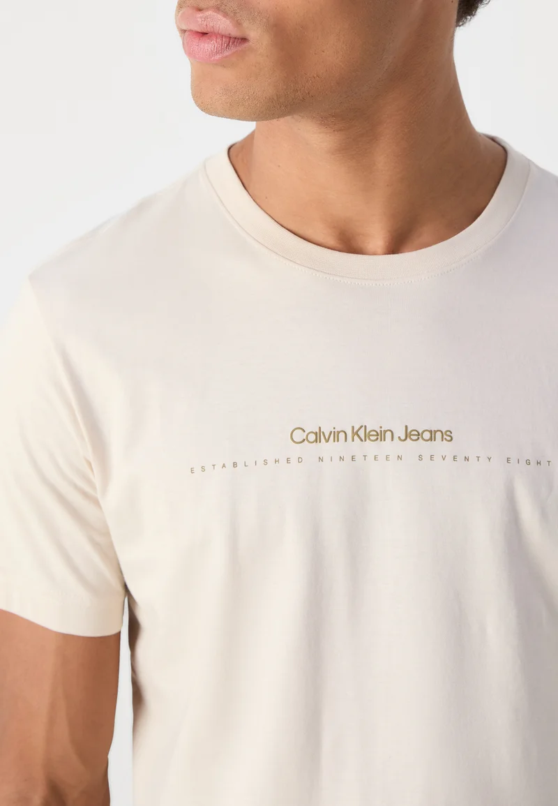 CALVIN KLEIN JEANS MINIMAL LOGO TEE - MOONBEAM