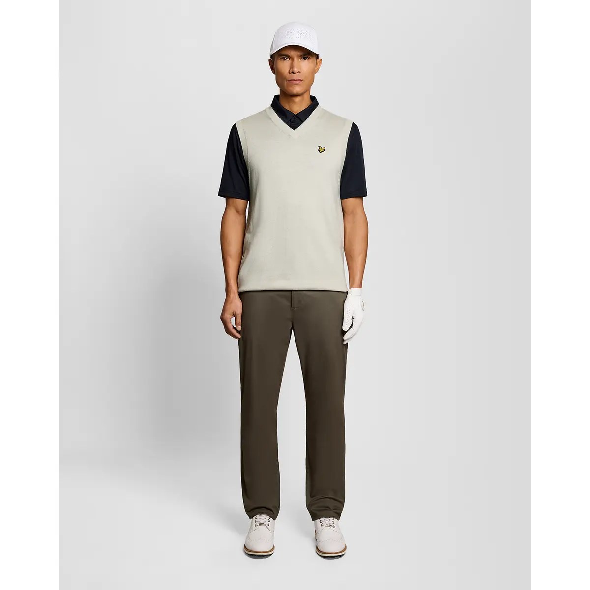 LYLE & SCOTT GOLF V NECK LIGHT WEIGHT VEST - CLOUD
