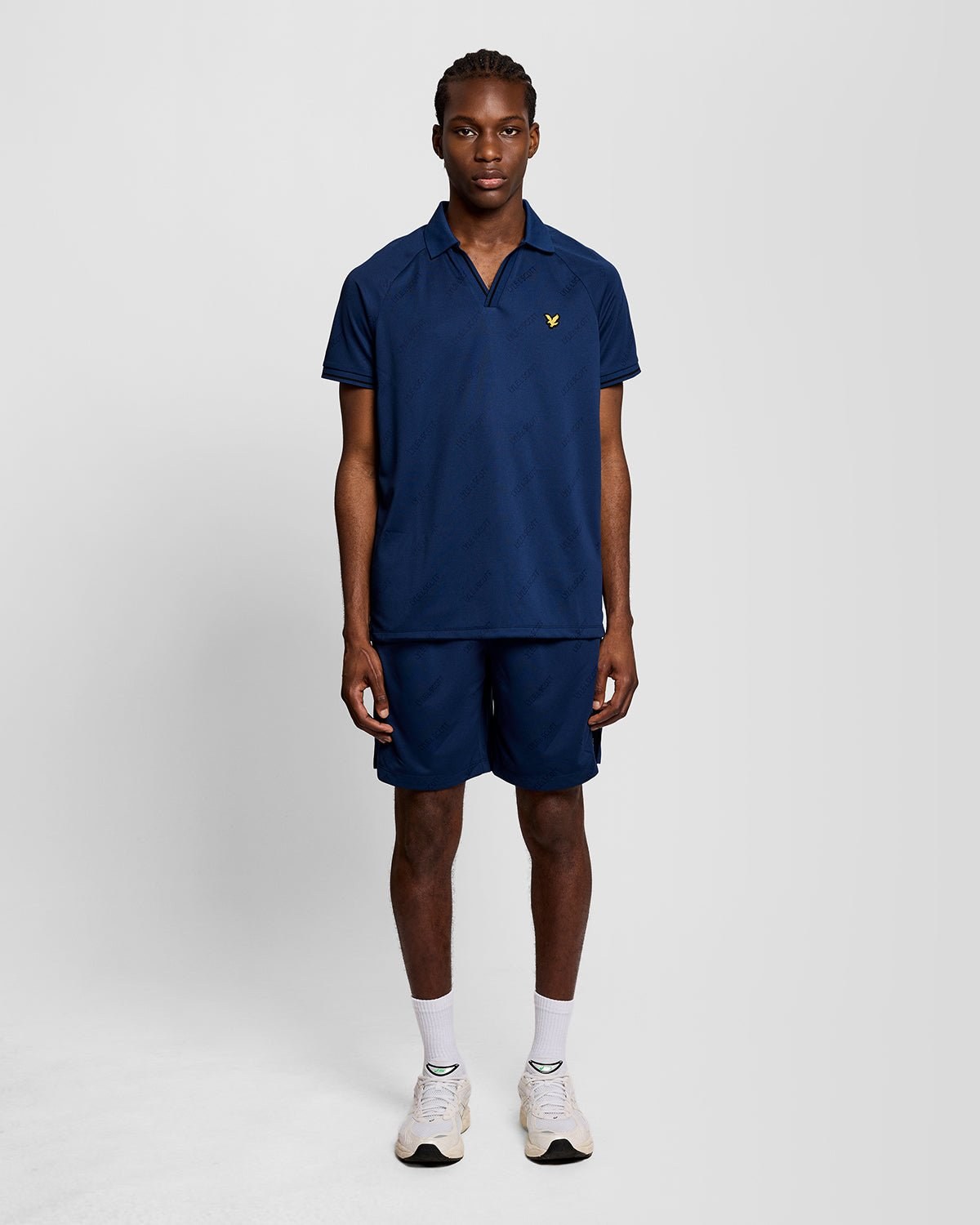 LYLE & SCOTT EMBOSSED FOOTBALL SHORT - NAVY PEONY