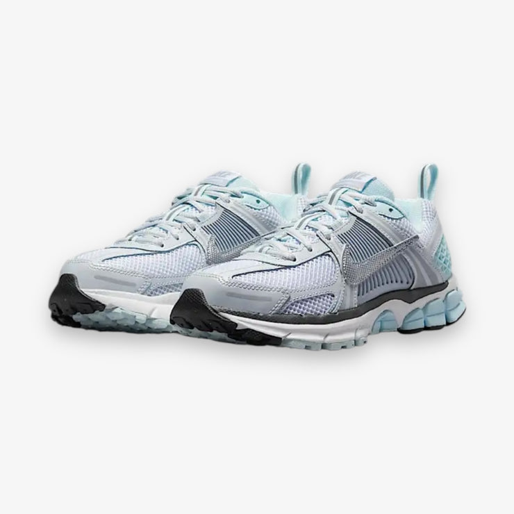NIKE JNR VOMERO - PURE PLATINUM/METALLIC SILVER/GLACIER BLUE