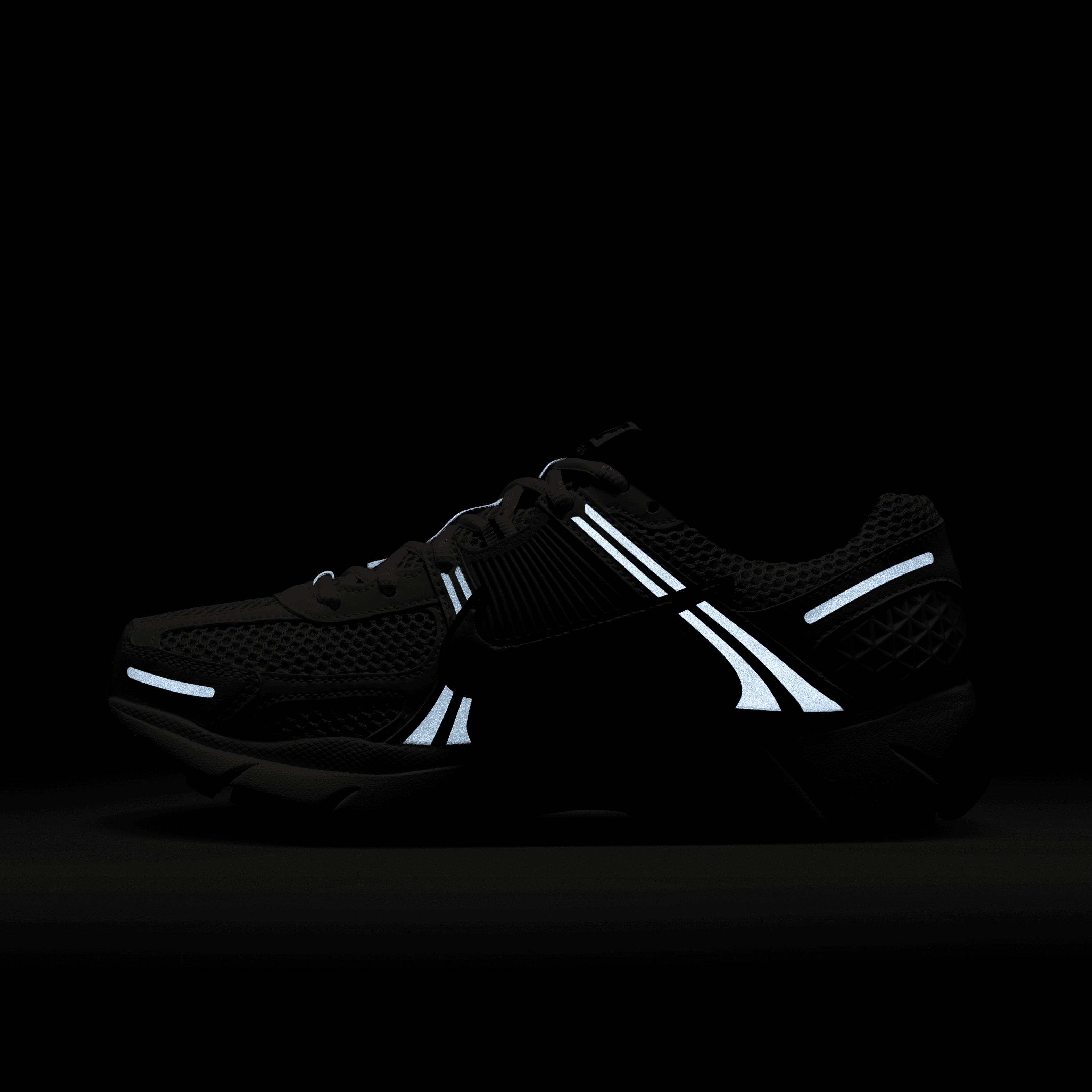 NIKE W NIKE ZOOM VOMERO 5 - PHANTOM/MTLC PLATINUM-LT IRON ORE-BAROQUE BROWN-BL