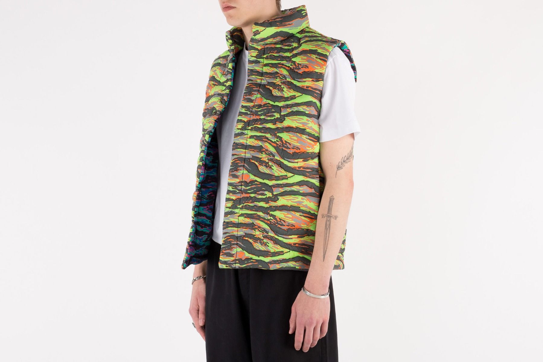 ERL TIGER RAVE PRINTED PUFFER VEST - GREEN