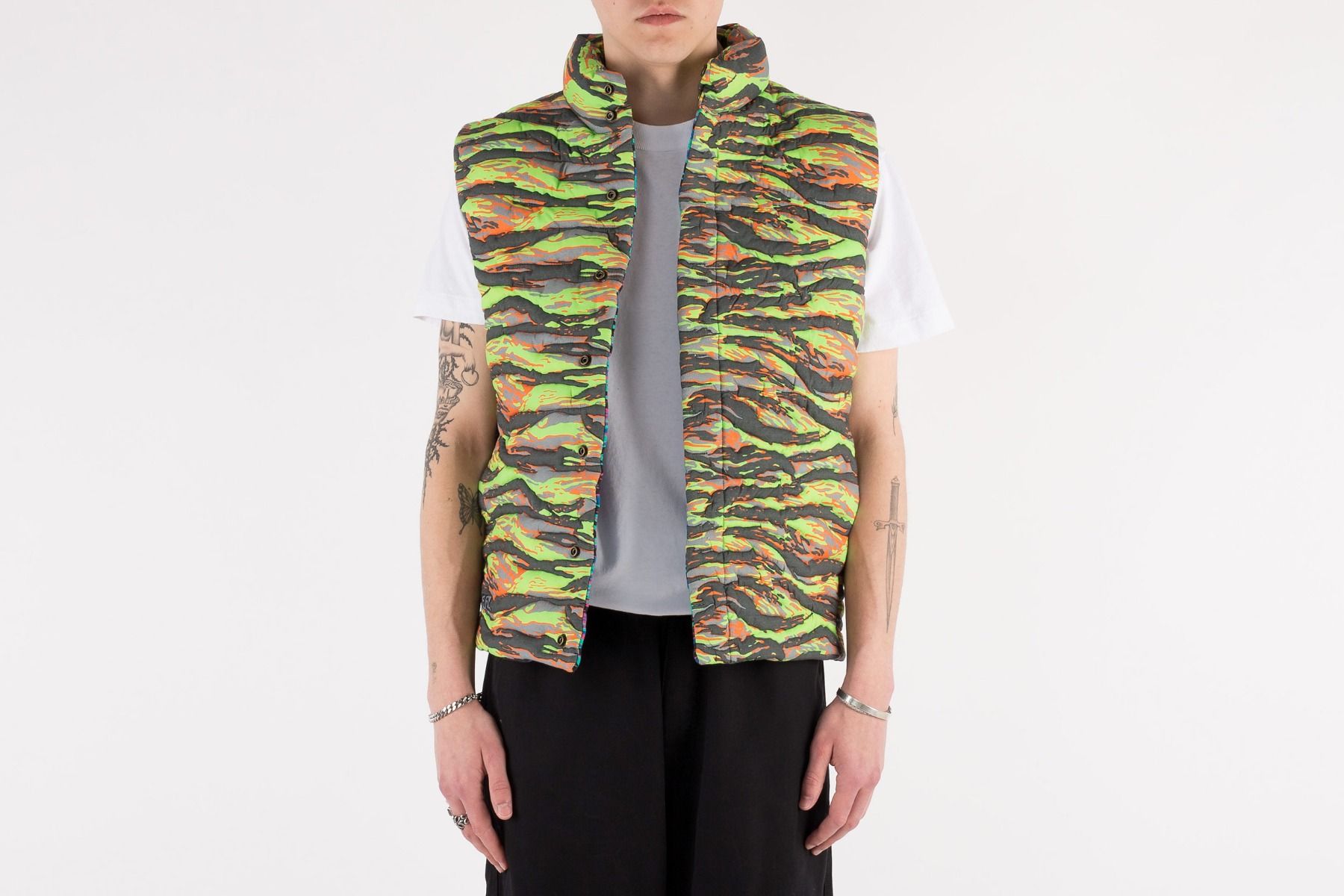 ERL TIGER RAVE PRINTED PUFFER VEST - GREEN