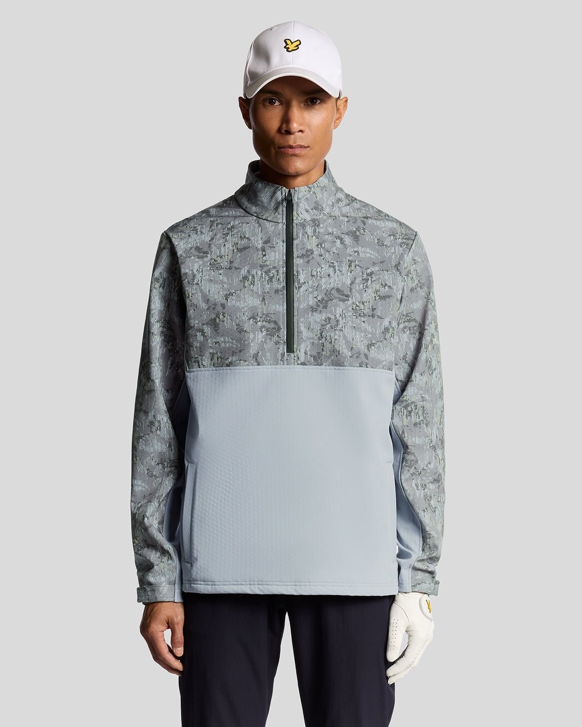 LYLE & SCOTT GOLF PRINTED HALF ZIP WINDJAMMER JACKET - TRUE IRON/ JET BLACK